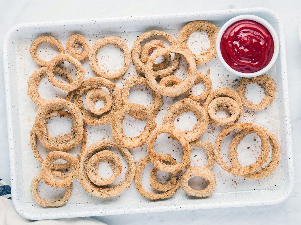 Healthy Side Dish Recipes Baked Onion Rings on a Baking Dish